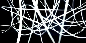 découvrez comment tesla renforce sa présence en france cet été avec de nouvelles initiatives et projets innovants.