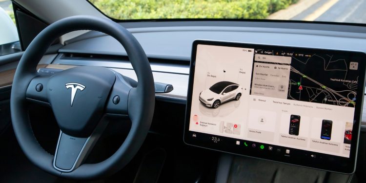 découvrez pourquoi la tesla model s abordable à 5 200 € peut s'avérer un véritable gouffre financier malgré son prix attractif.